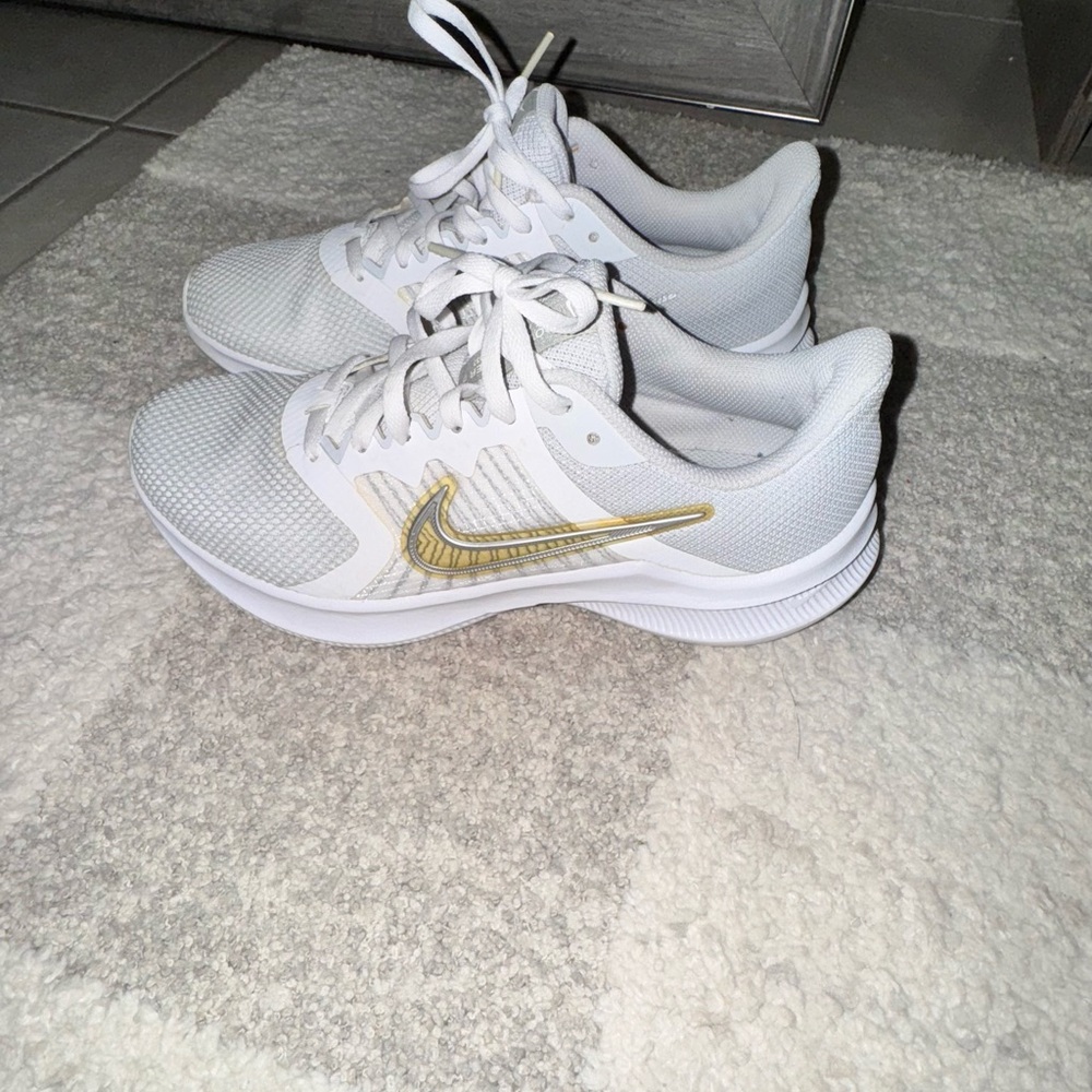 Nike DownShifter 11 Women's Running Shoes Size 8 Athletic Sneakers White